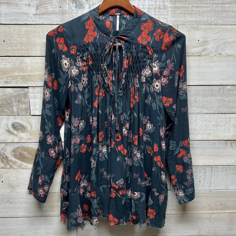 Free People Tunic Top Womens XS Navy Blue Floral So Fine Pebble Crepe Frayed Hem - Picture 3 of 12